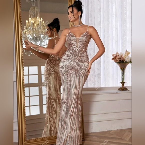 Glamorous Backless Sequin Dress in Gold - Picture 6 of 14